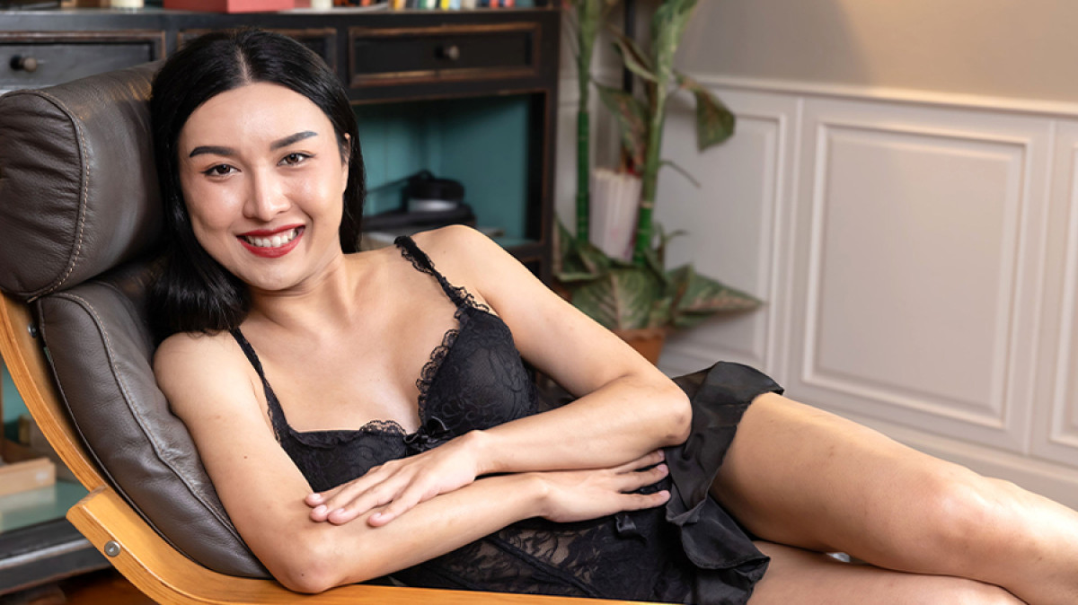 Black Dress, Snooker Mess