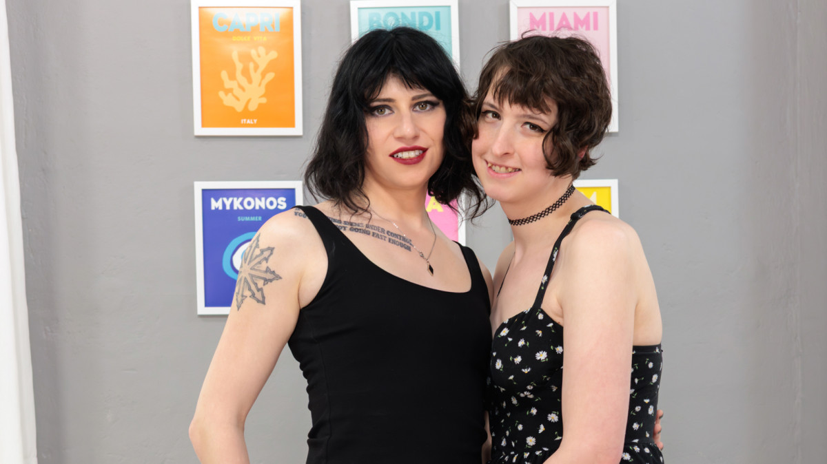  Victoria Glee: The cock-taking machine! 